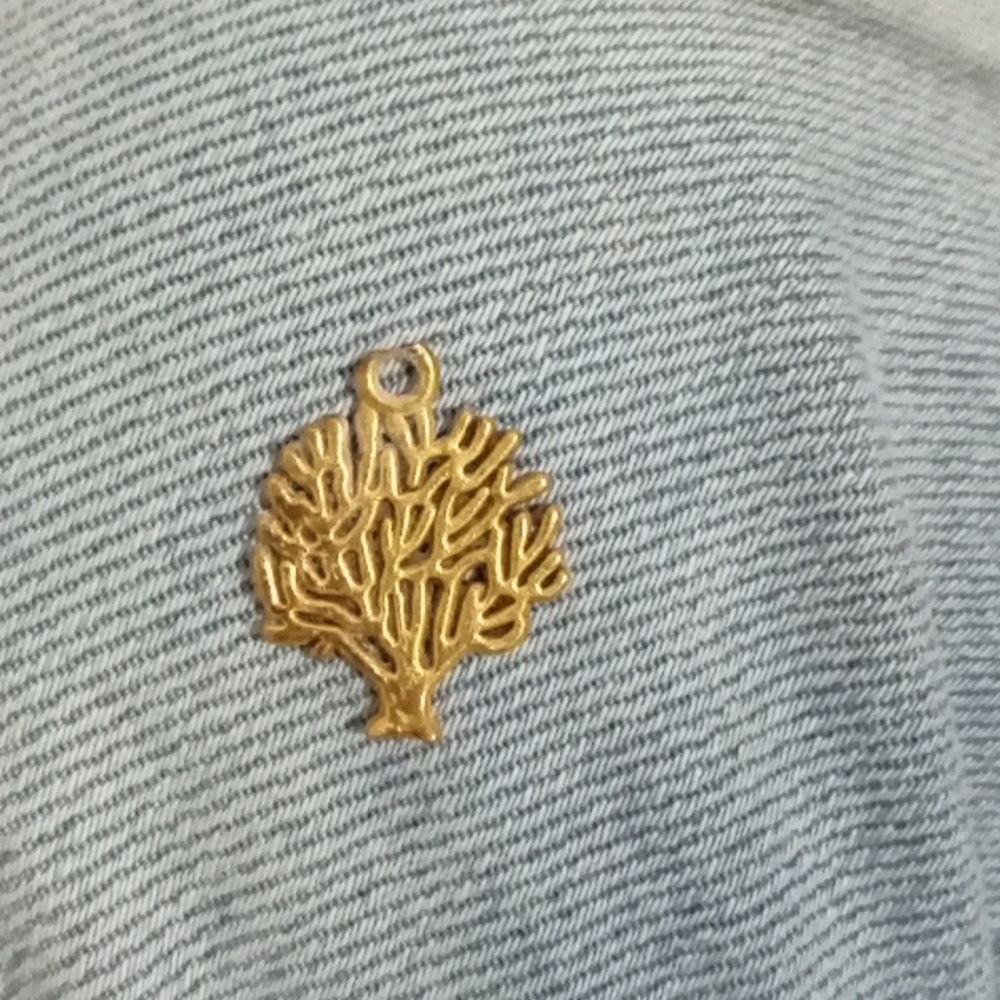 Tree upcycled pendant - Picture 2 of 3